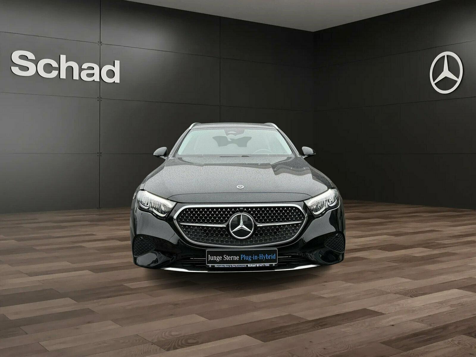 Mercedes-Benz E 300 AVANTGARDE E 300 e