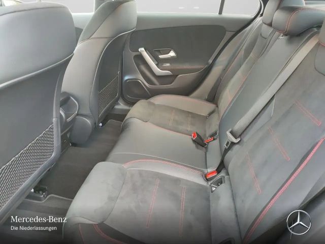 Mercedes-Benz A 250 A 250 e AMG Line