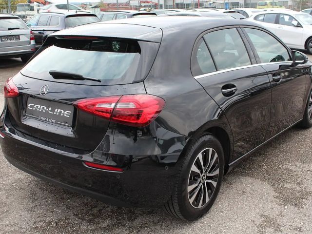 Mercedes-Benz A 200 A 200 d