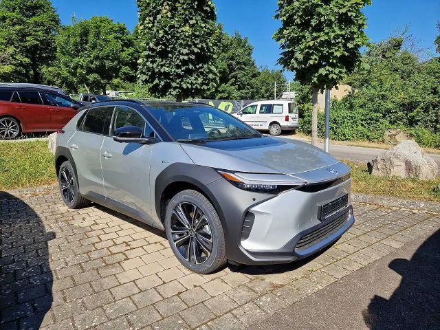 Toyota bZ4X Lounge X-Mode