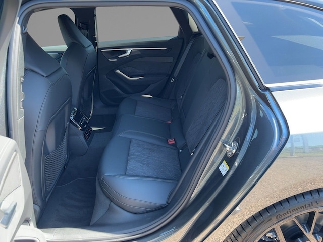 Audi A6 Avant Quattro S-Tronic