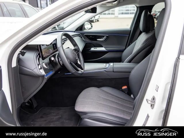 Mercedes-Benz E 220 AVANTGARDE E 220 d Sedan