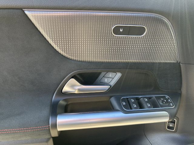 Mercedes-Benz EQA 300 4MATIC