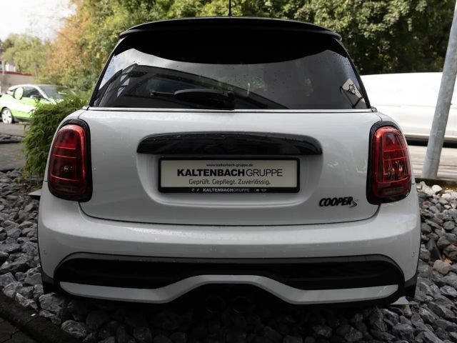 MINI Cooper S Classic Trim FACEL. LED NAVI SHZ PDC