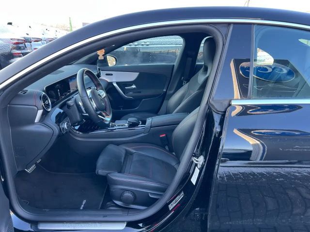 Mercedes-Benz CLA 200 AMG Line Coupé