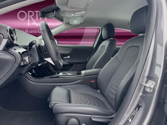 Mercedes-Benz A 180 A 180 d