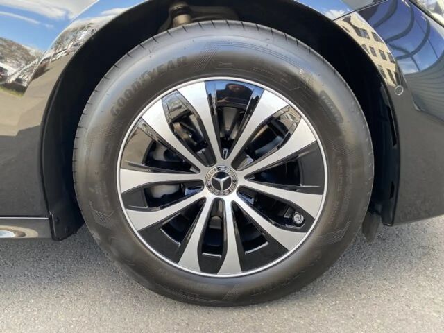 Mercedes-Benz E 200 AVANTGARDE Sedan