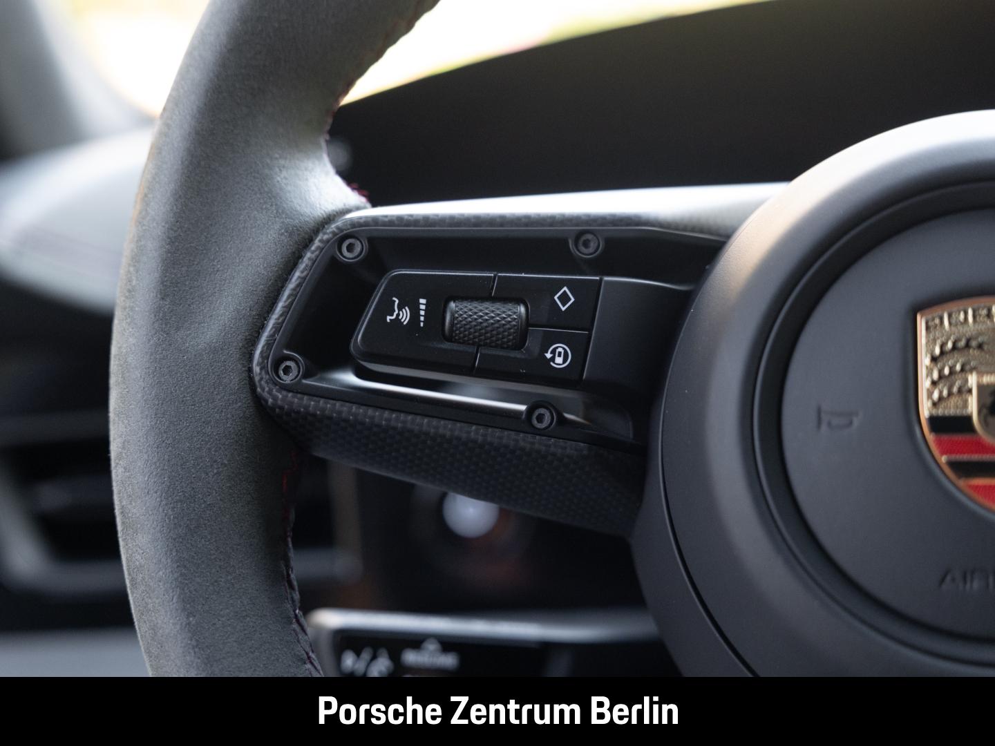 Porsche Taycan GTS Sport Turismo