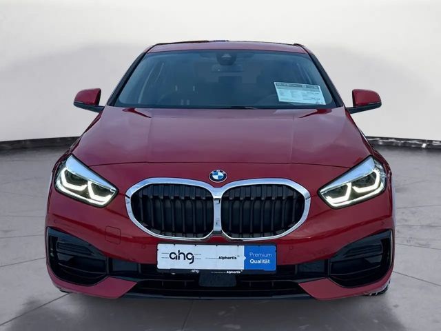 BMW 118 118i Sedan Sport Line