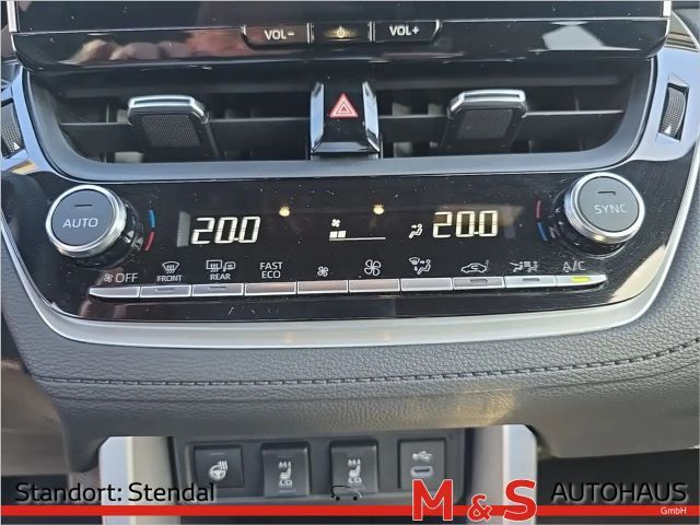 Toyota Corolla Cross Hybride Team D