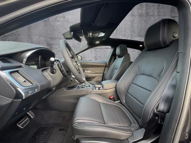 Jaguar E-Pace AWD D200 R-Dynamic SE