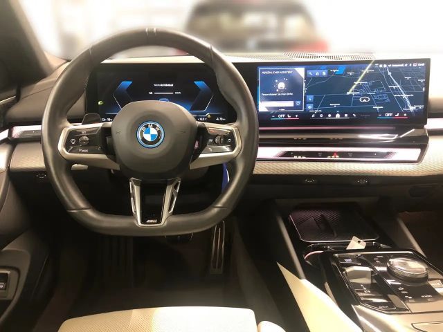 BMW i5 eDrive40