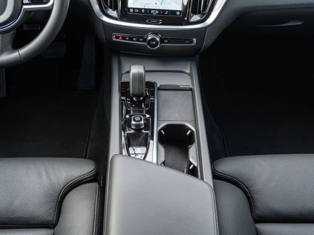 Volvo V60 Cross Country AWD Plus