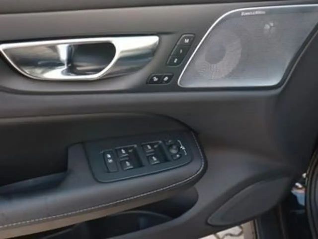 Volvo V60 Cross Country Ultimate