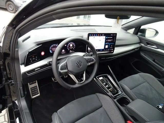 Volkswagen Golf 1.5 eTSI DSG