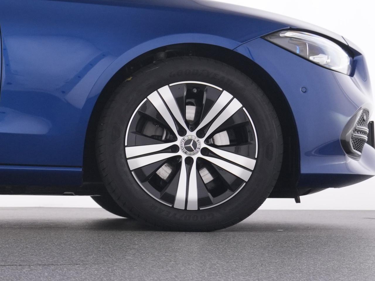 Mercedes-Benz C 180 AVANTGARDE Sedan