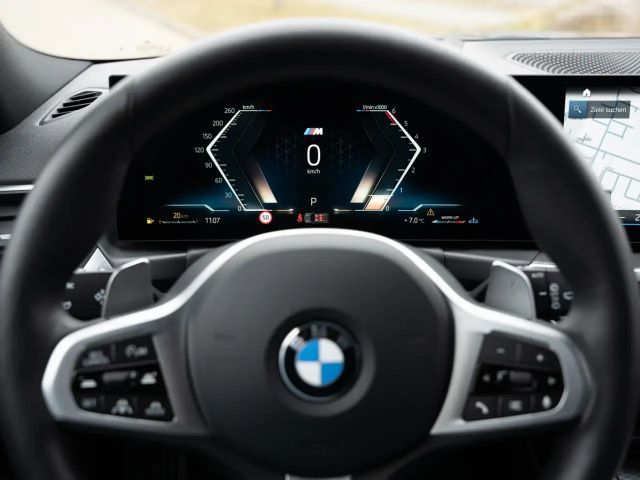 BMW 330 330d M-Sport Touring xDrive