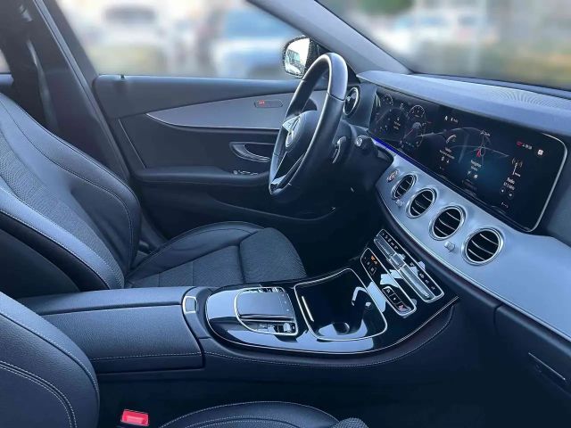 Mercedes-Benz E 200 AVANTGARDE Estate