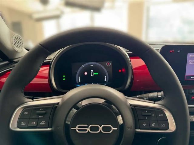 Fiat 600e (RED) LED, PDC, Apple CarPlay