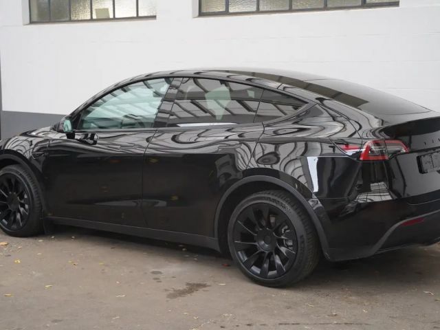 Tesla Model Y AWD Long Range