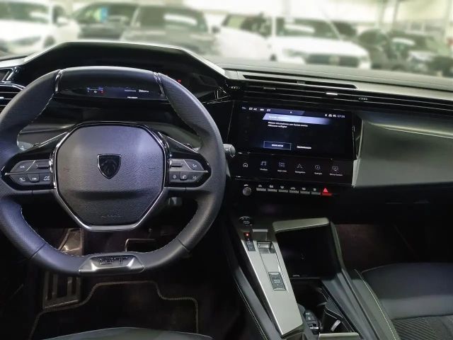 Peugeot 408 EAT8 Hybrid