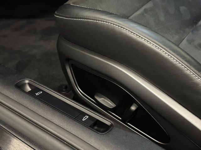 Porsche 911 Carrera Coupé GTS