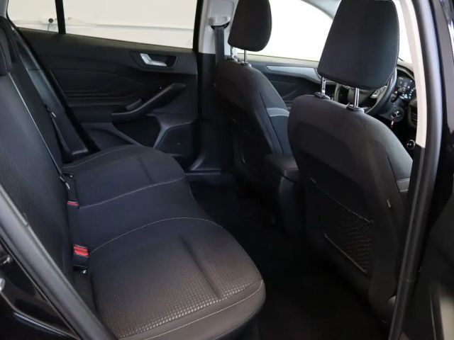 Ford Focus Cool & Connect