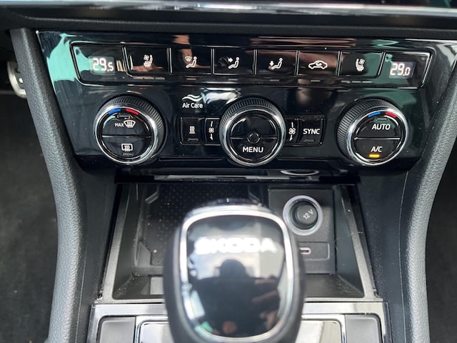 Skoda Superb 2.0 TDI Combi