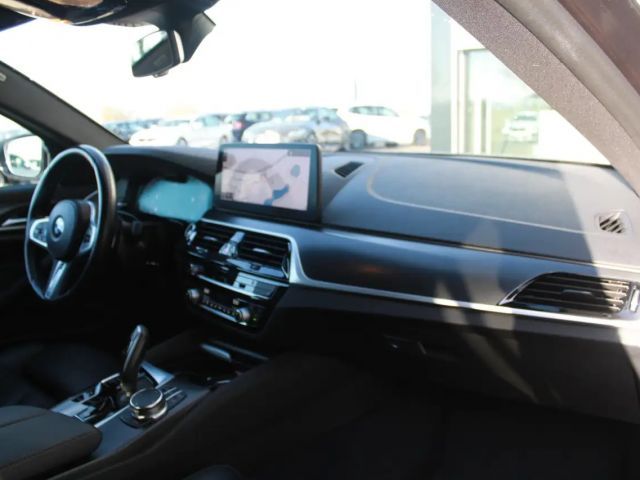 BMW 520 520d M-Sport Touring