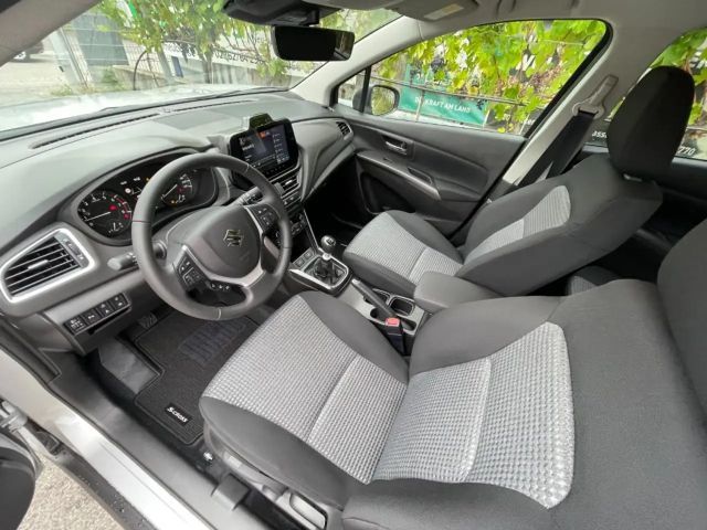 Suzuki S-Cross Hybrid