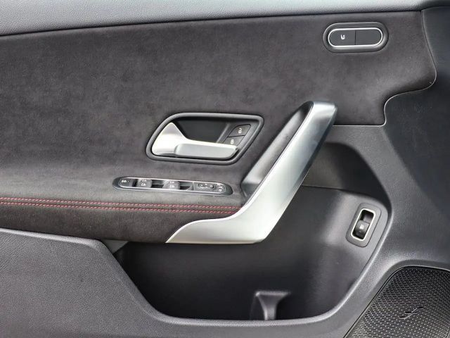 Mercedes-Benz A 250 A 250 e AMG Line