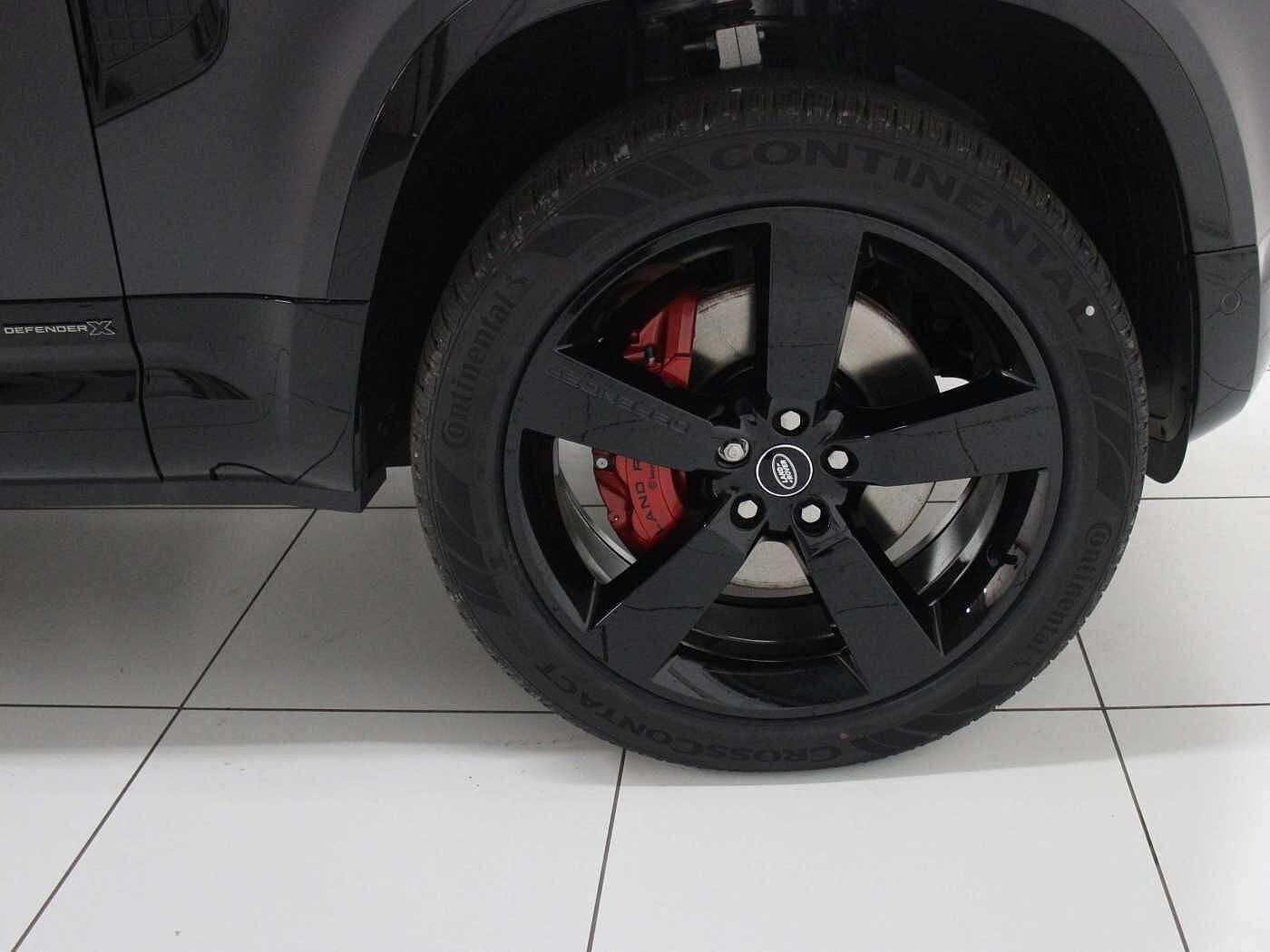 Land Rover Defender 110