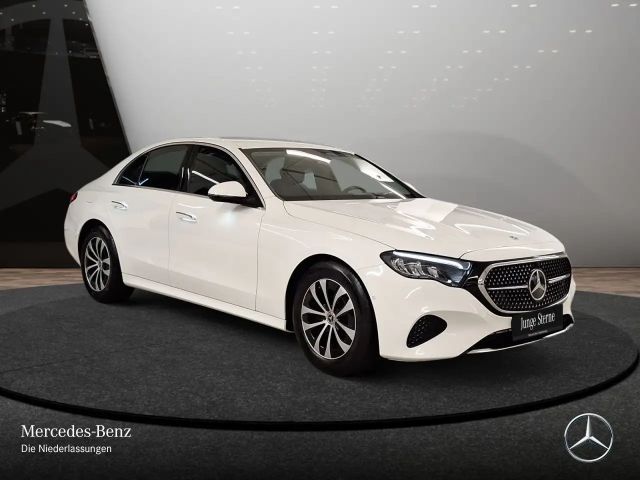 Mercedes-Benz E 200 AVANTGARDE Sedan