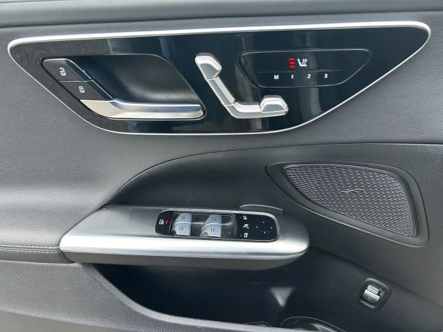 Mercedes-Benz C 200 AMG Line Sedan