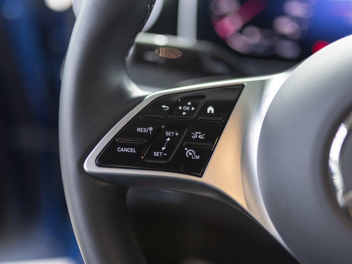 Mercedes-Benz C 180 AVANTGARDE Sedan