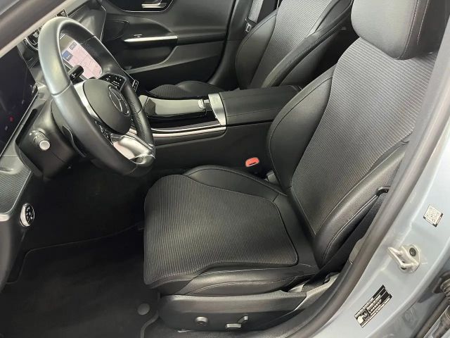 Mercedes-Benz C 200 Sedan