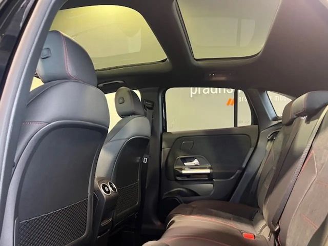 Mercedes-Benz GLA 220 4MATIC AMG Line