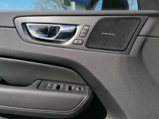 Volvo XC60 AWD Dark Plus