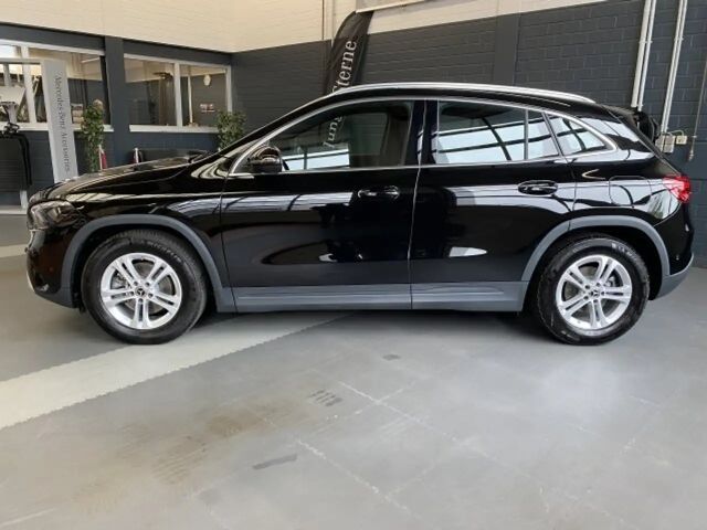 Mercedes-Benz GLA 200 Progressive
