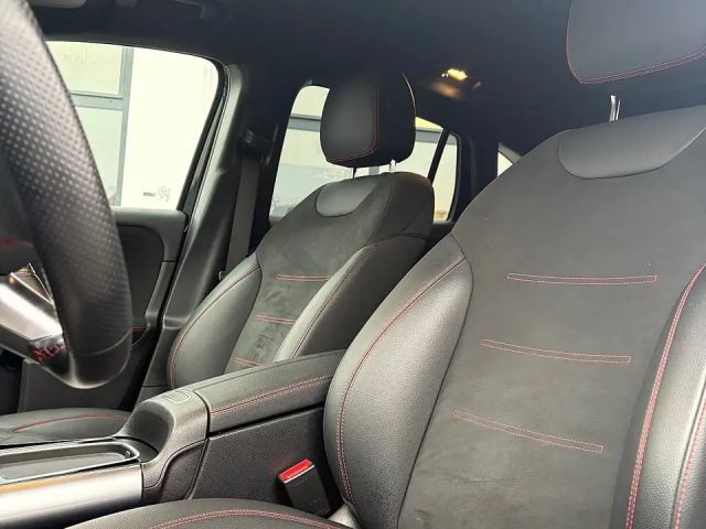 Mercedes-Benz GLA 200 AMG Line GLA 200 d