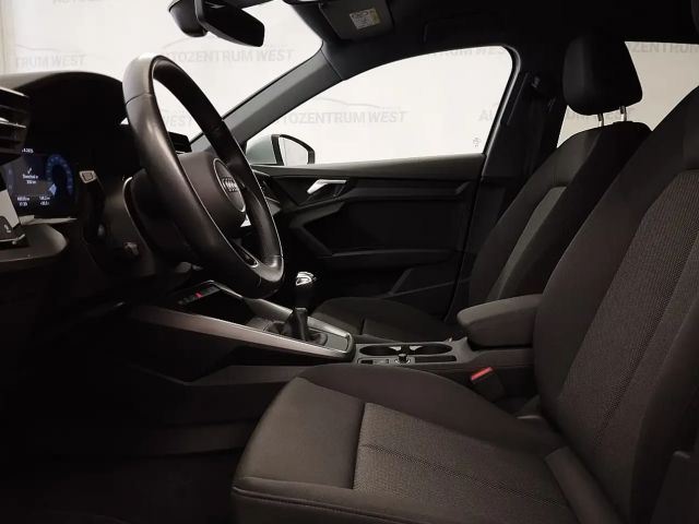 Audi A3 30 TDI Sedan