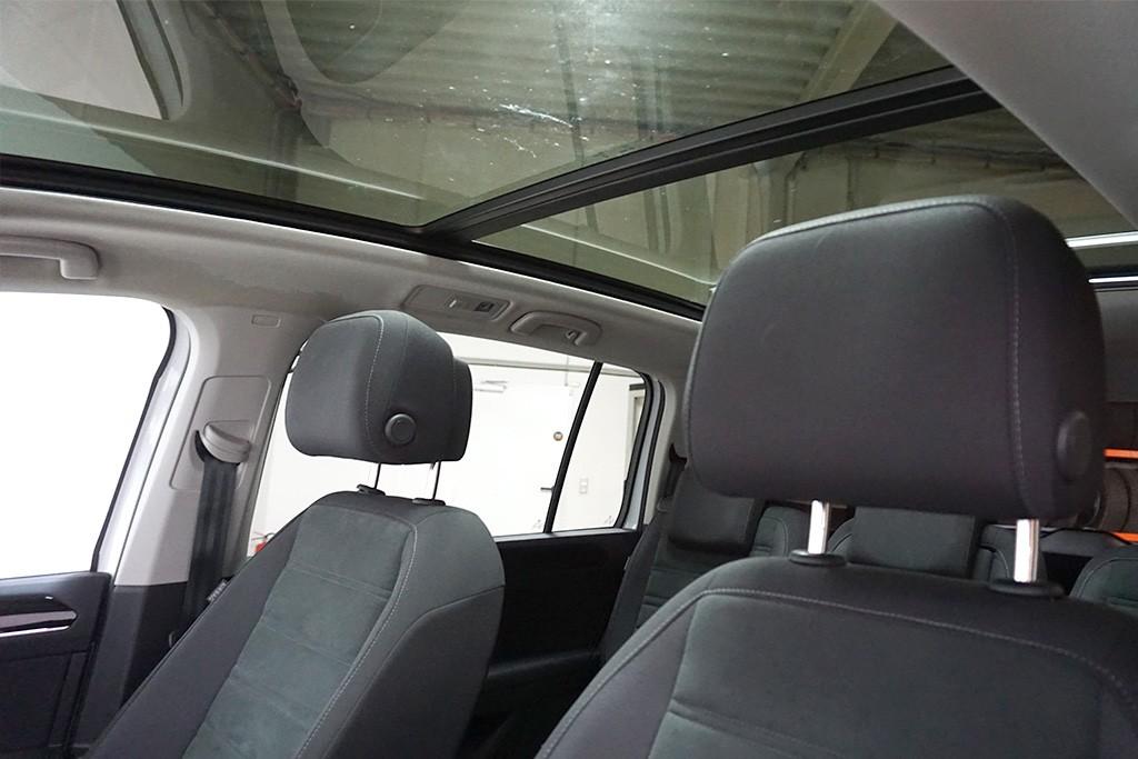 Volkswagen Touran 2.0 TDI DSG R-Line