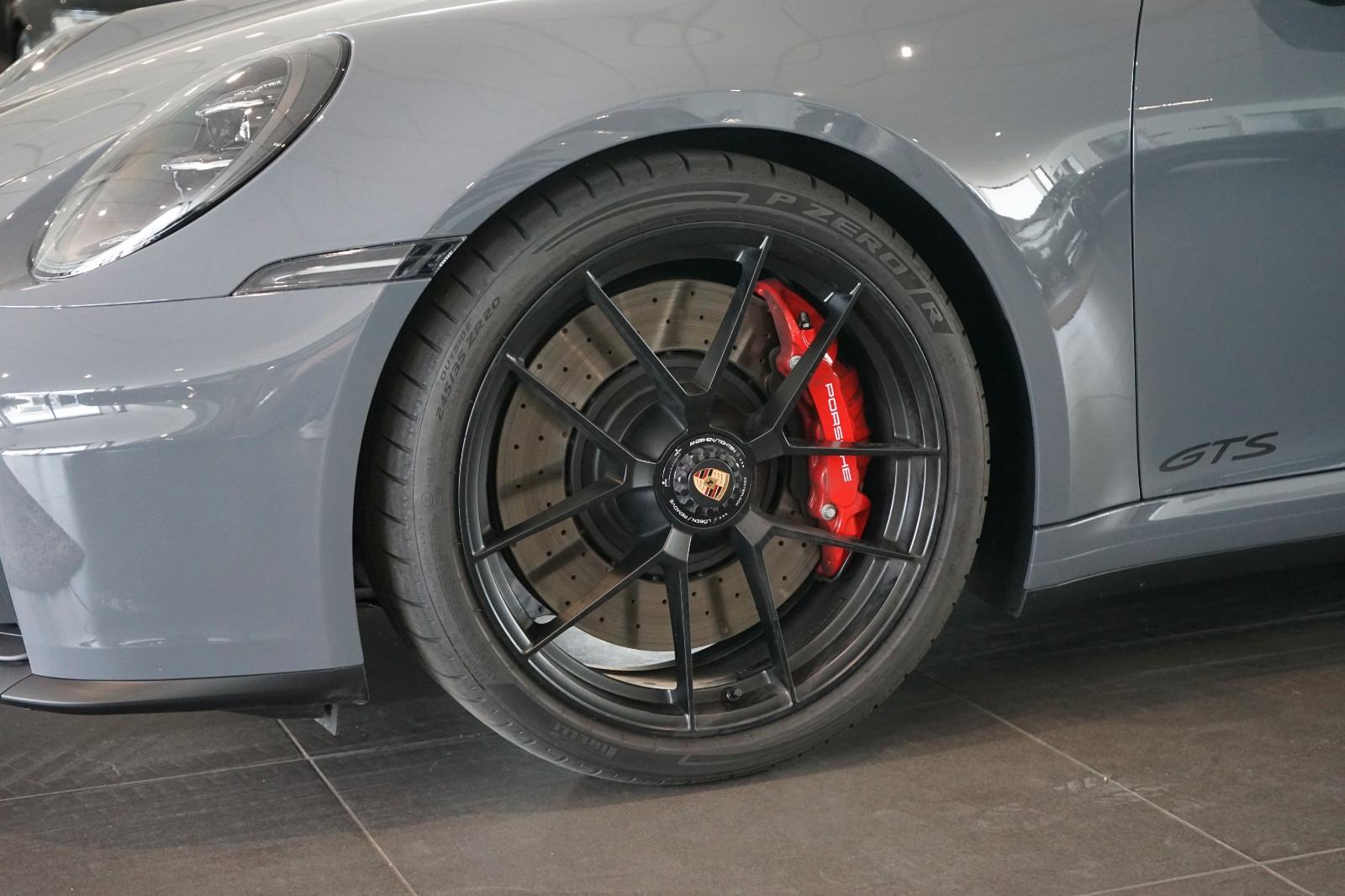 Porsche 911 992 Cabriolet Carrera GTS