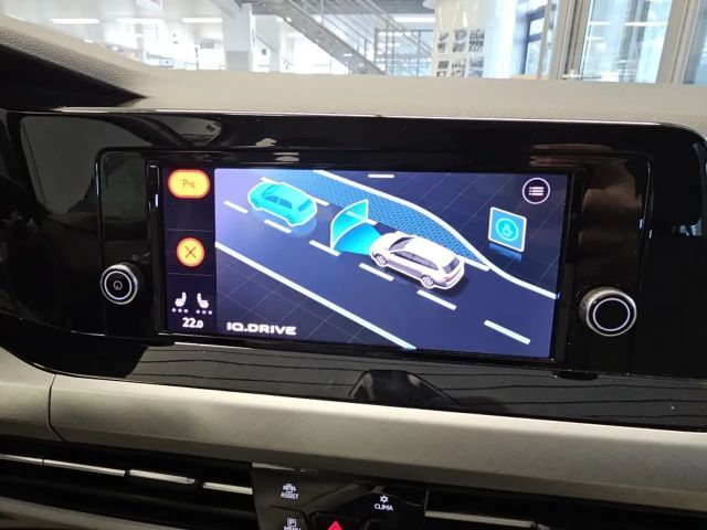 Volkswagen Golf Life Variant