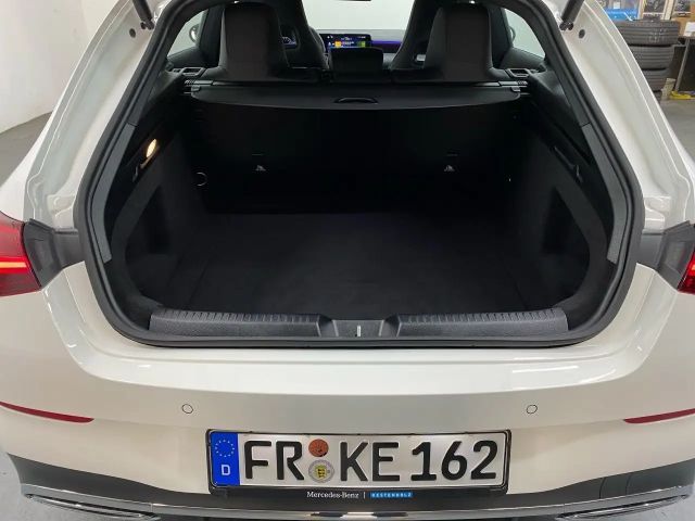 Mercedes-Benz CLA 200 AMG Line Shooting Brake