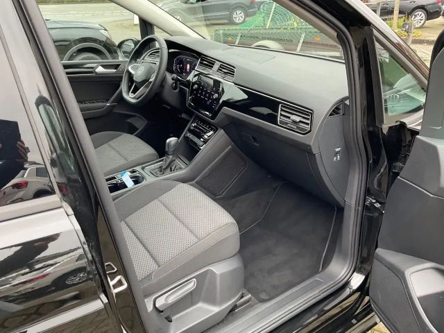 Volkswagen Touran 1.5 TSI DSG R-Line