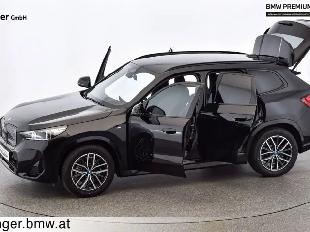 BMW iX1 xDrive30