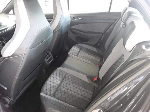 Volkswagen Golf 1.5 TSI R-Line