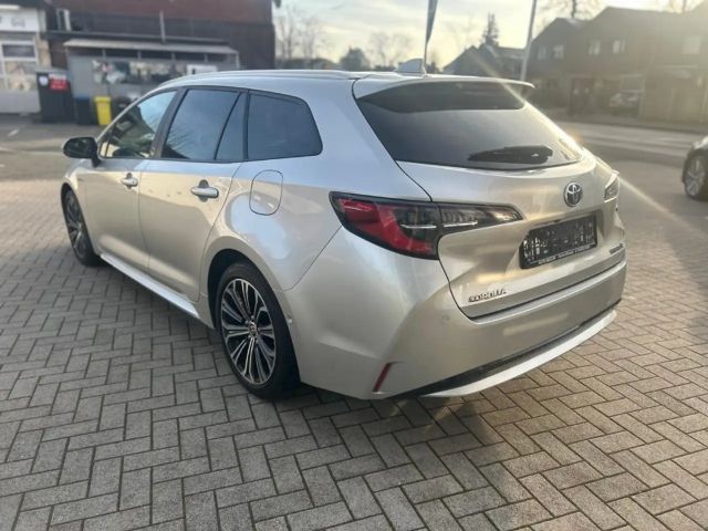 Toyota Corolla Hybride Team D