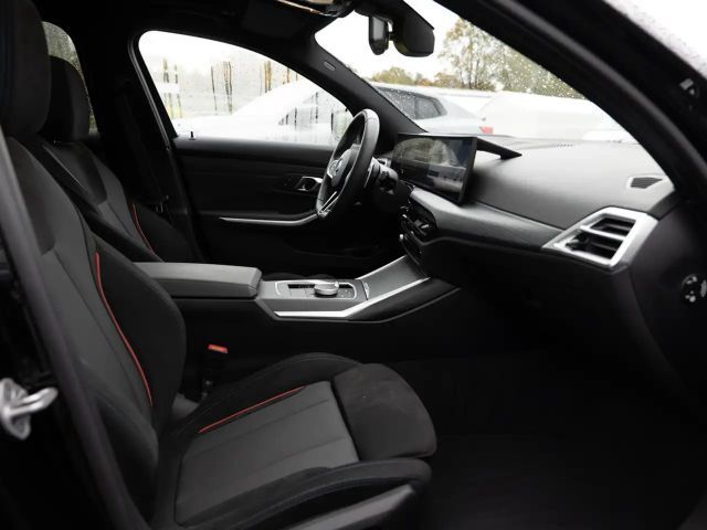 BMW 330 330e M-Sport Touring xDrive